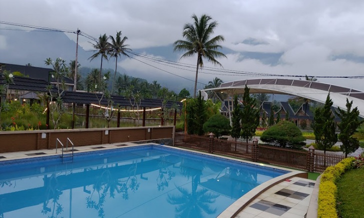 kolam villa rancabango